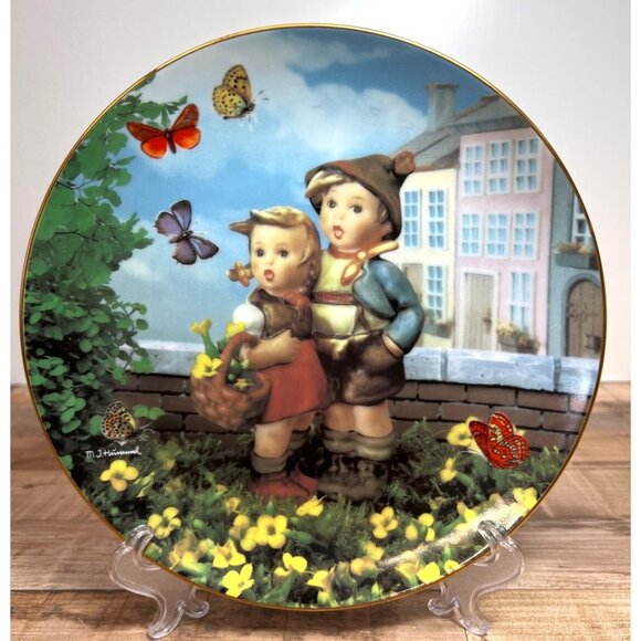 M.I. Hummel "Surprise" Collectible Plate From Little Companions Series - Picture 1 of 3